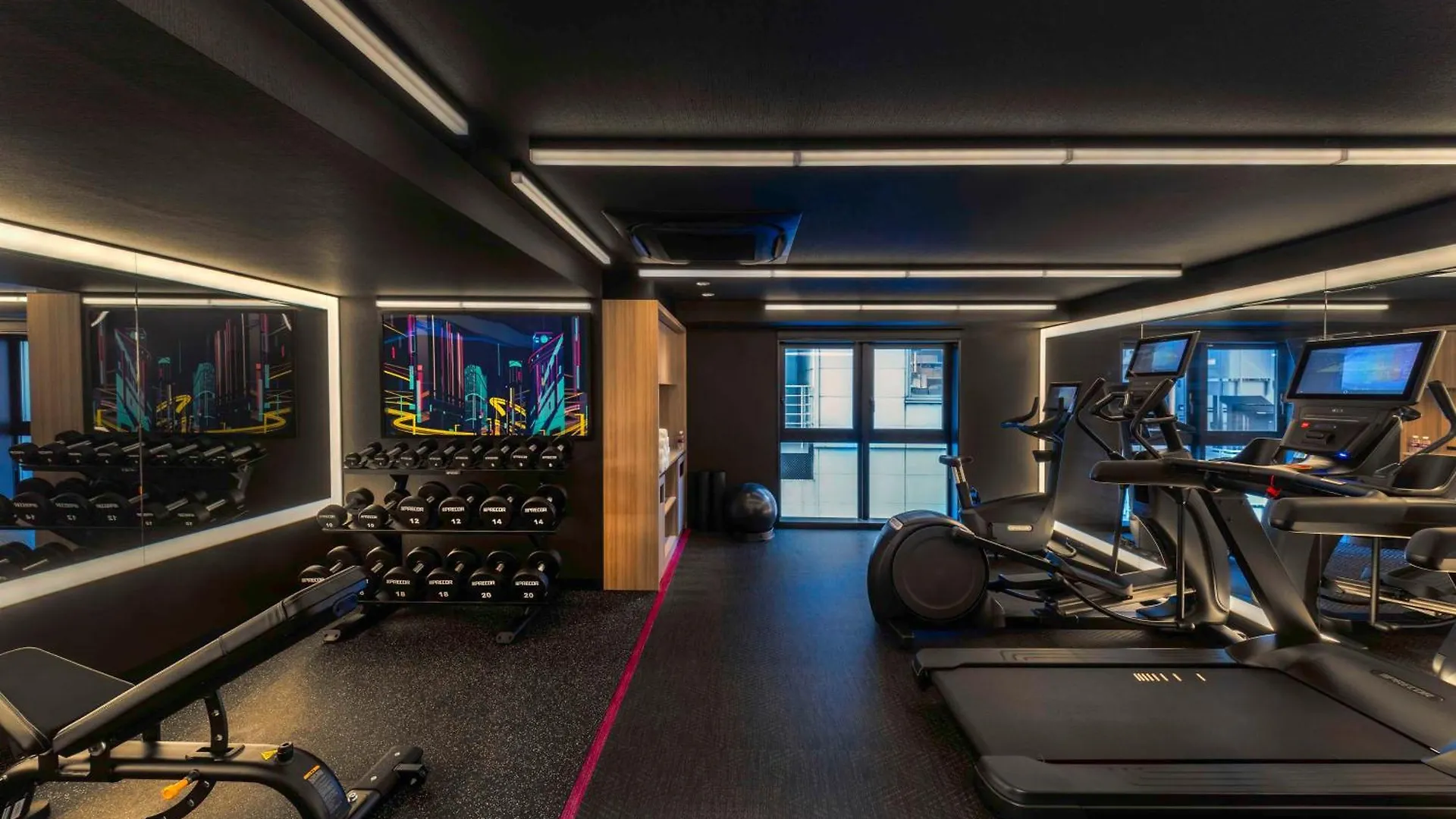 Yotel Tokyo Ginza 4*,