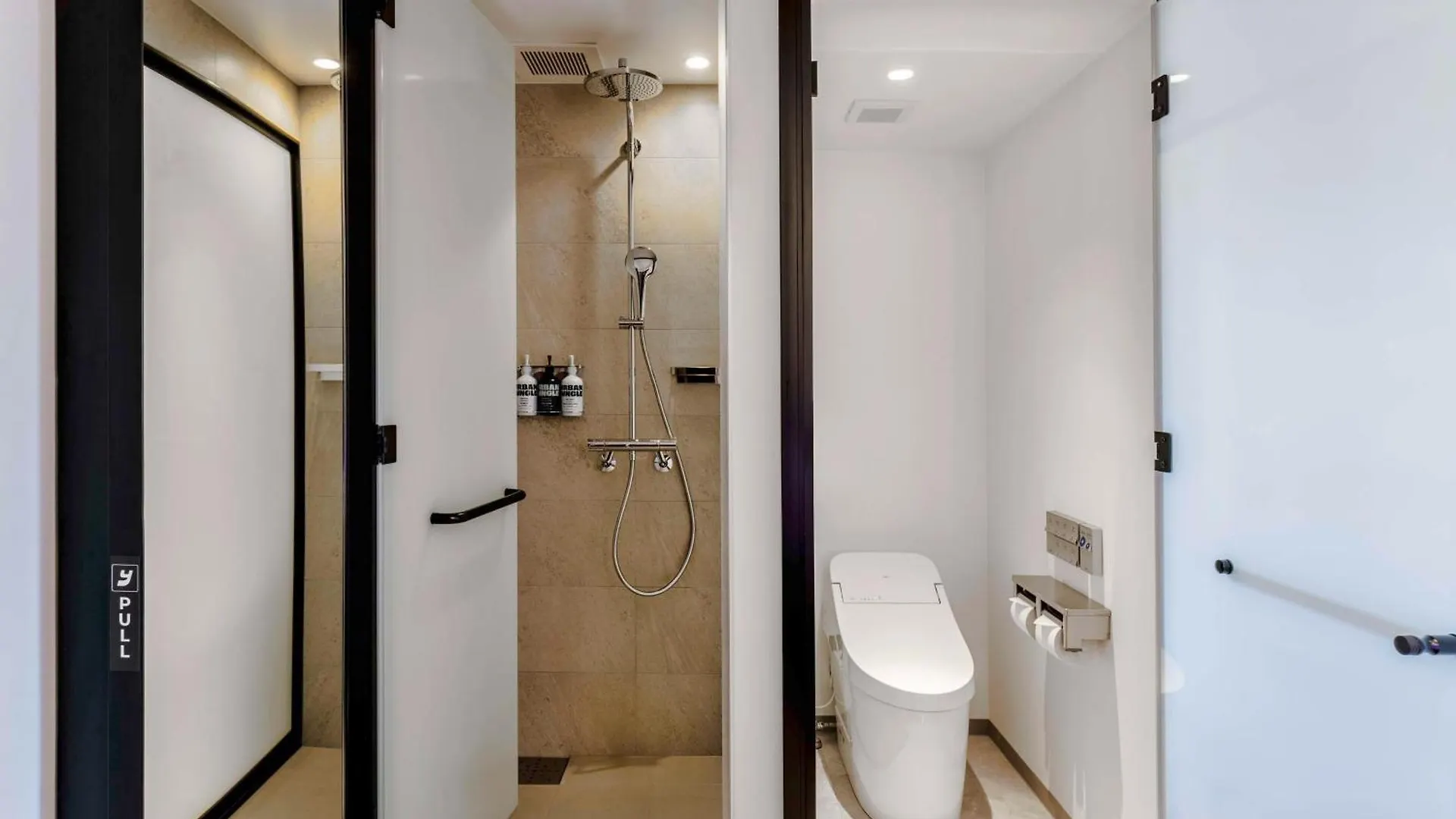 Yotel Tokyo Ginza 4*,
